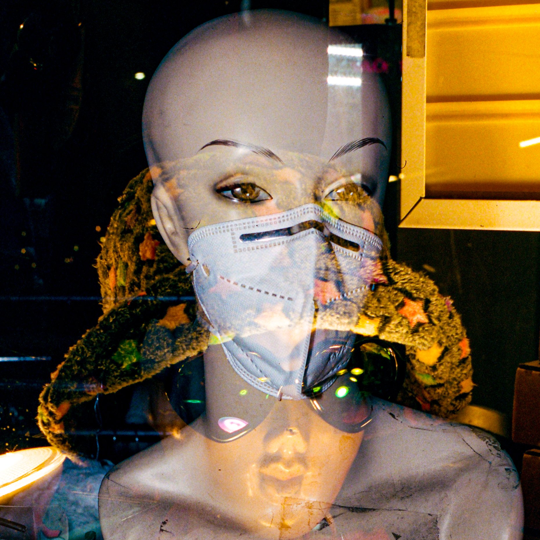 "Mask No Mask", 2021
