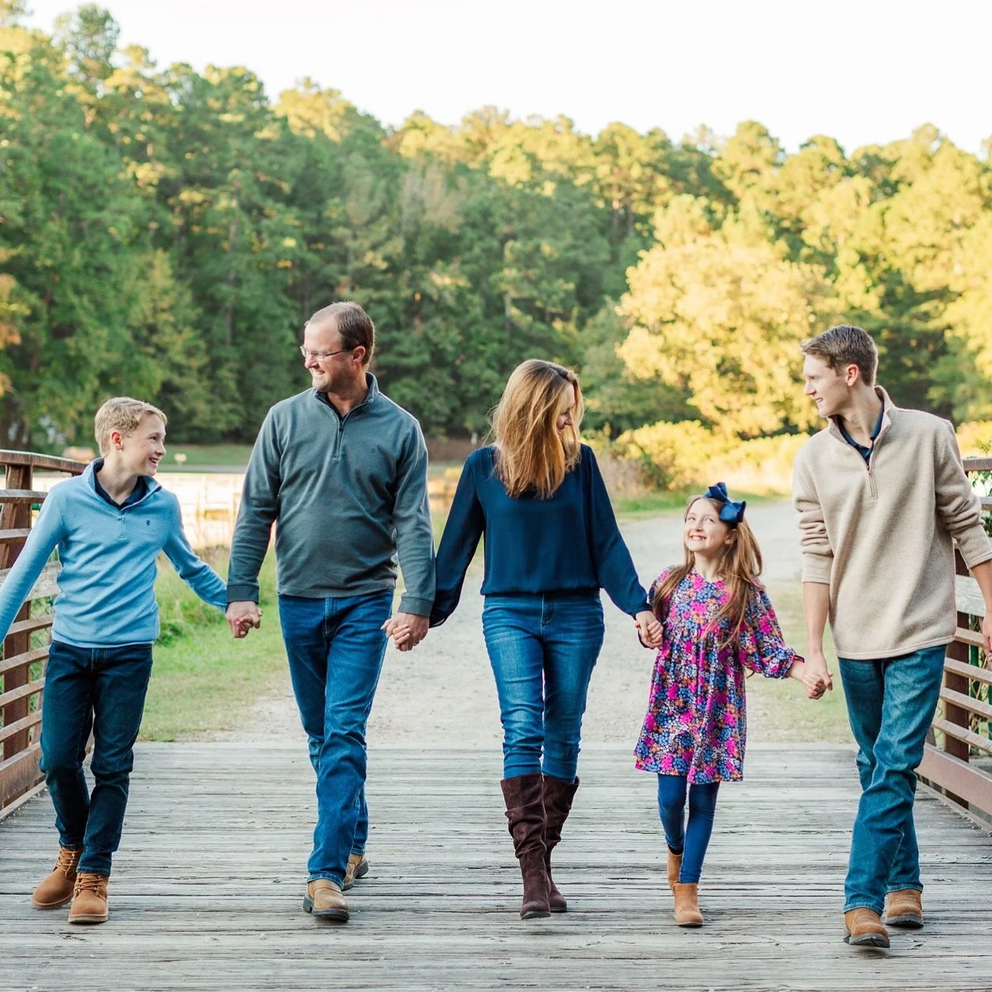 Creating and capturing memories ✨📸

There&rsquo;s nothing like a day of walking on a beautiful bridge, skipping rocks, and playing leap frog together. The starting foliage and the amazing weather made this day absolutely perfect for family photos. 
