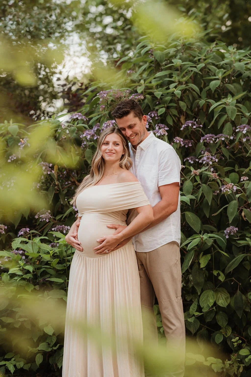 Cotswolds-outdoor-maternity-photographer-R&B-18.jpg