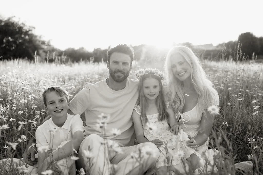 Cheltenham-outdoor-family-photographer-Morrow-80.jpg