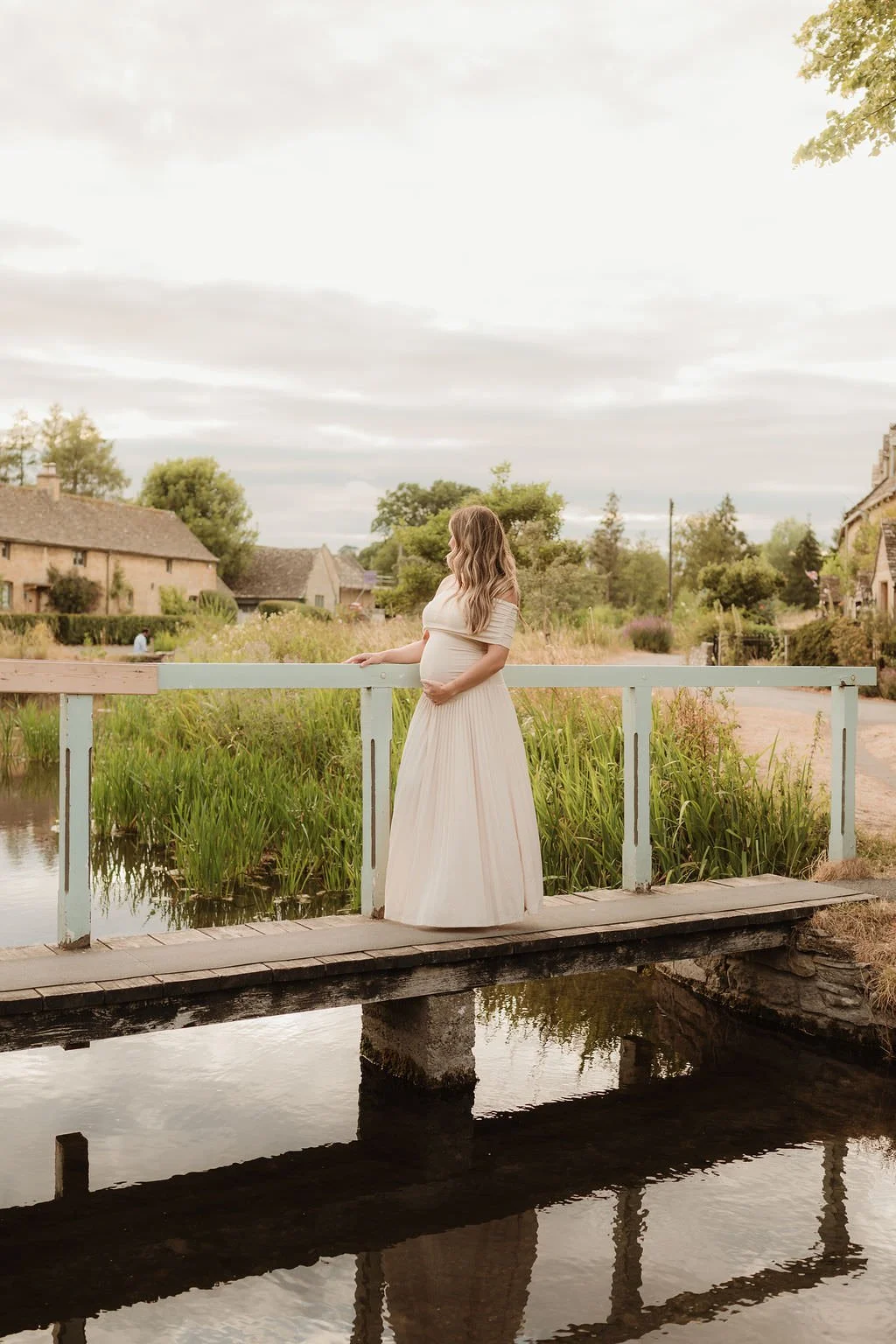 Cotswolds-maternity-photographer-R&B-38.jpg