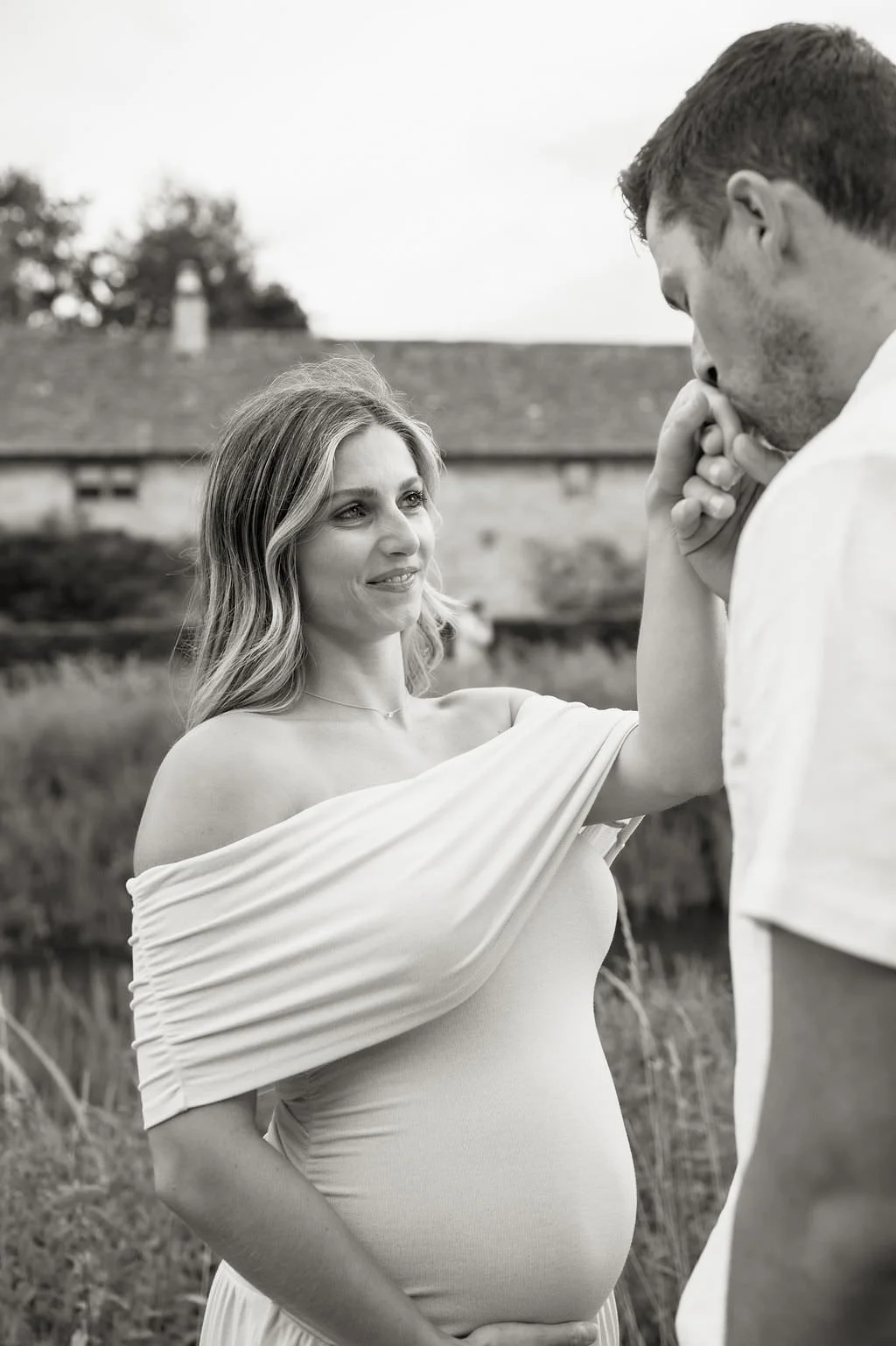 Cotswolds-outdoor-maternity-photographer-R&B-75.jpg