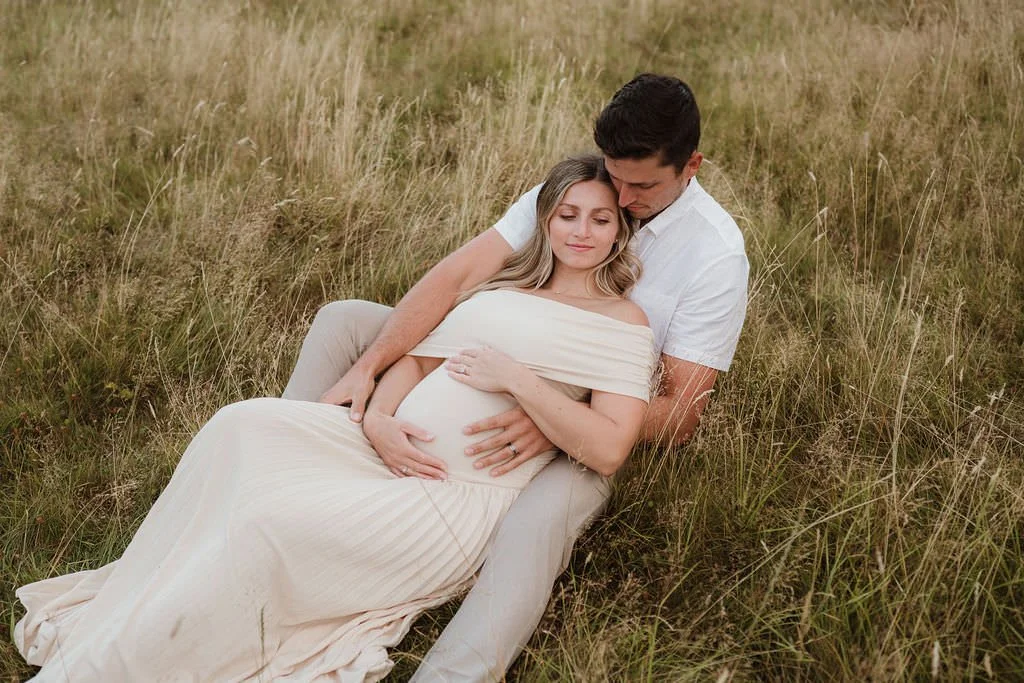 Cotswolds-outdoor-maternity-photographer-R&B-77.jpg