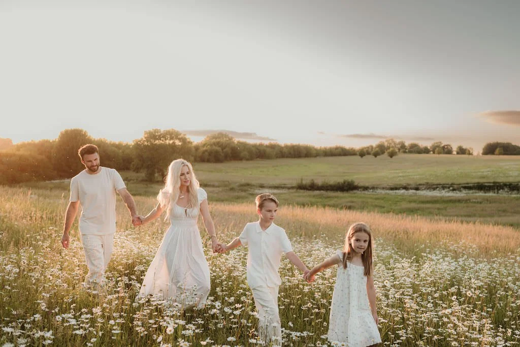 Cheltenham-outdoor-family-photographer-Morrow-91.jpg