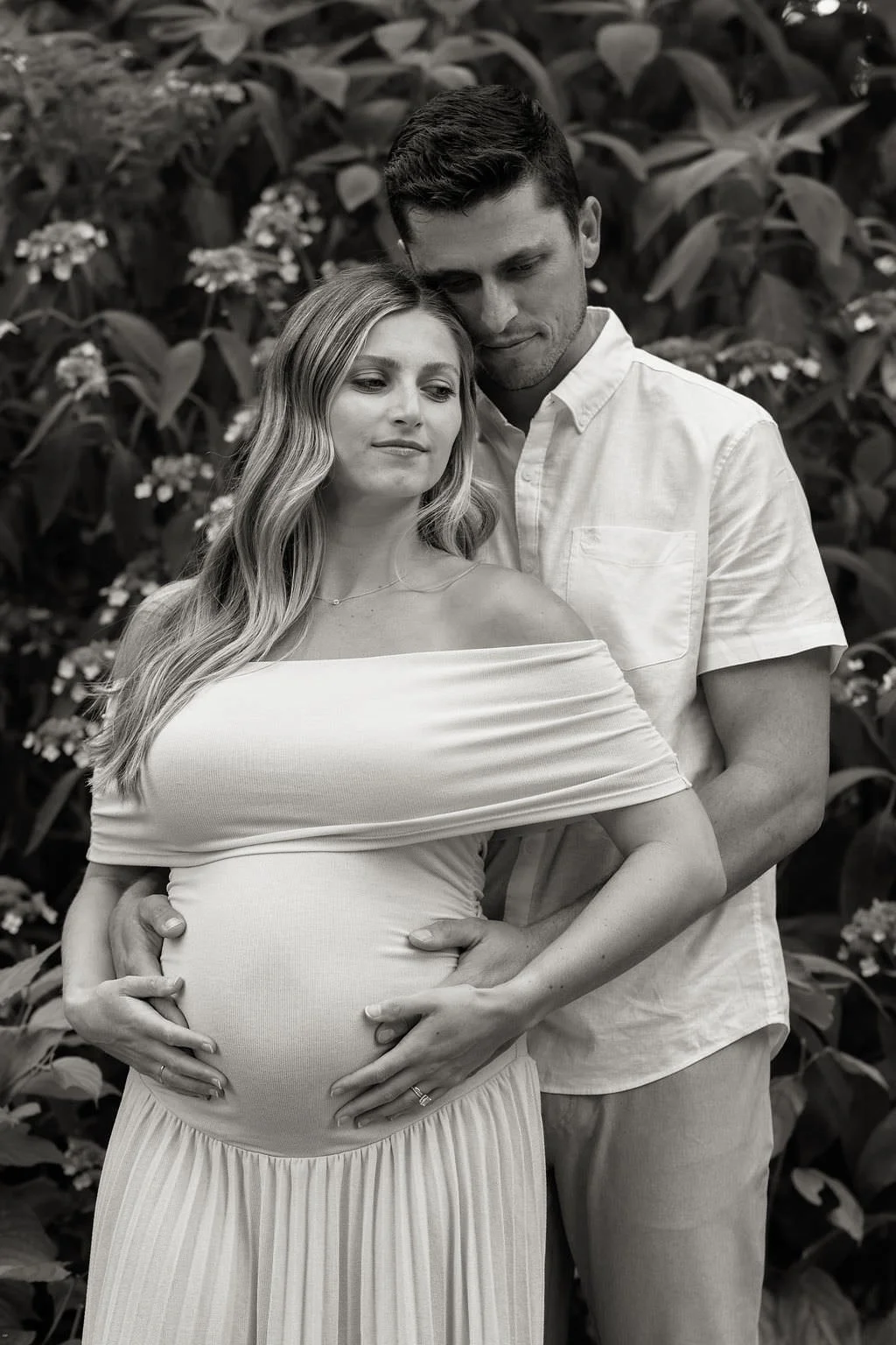 Cotswolds-outdoor-maternity-photographer-R&B-16.jpg