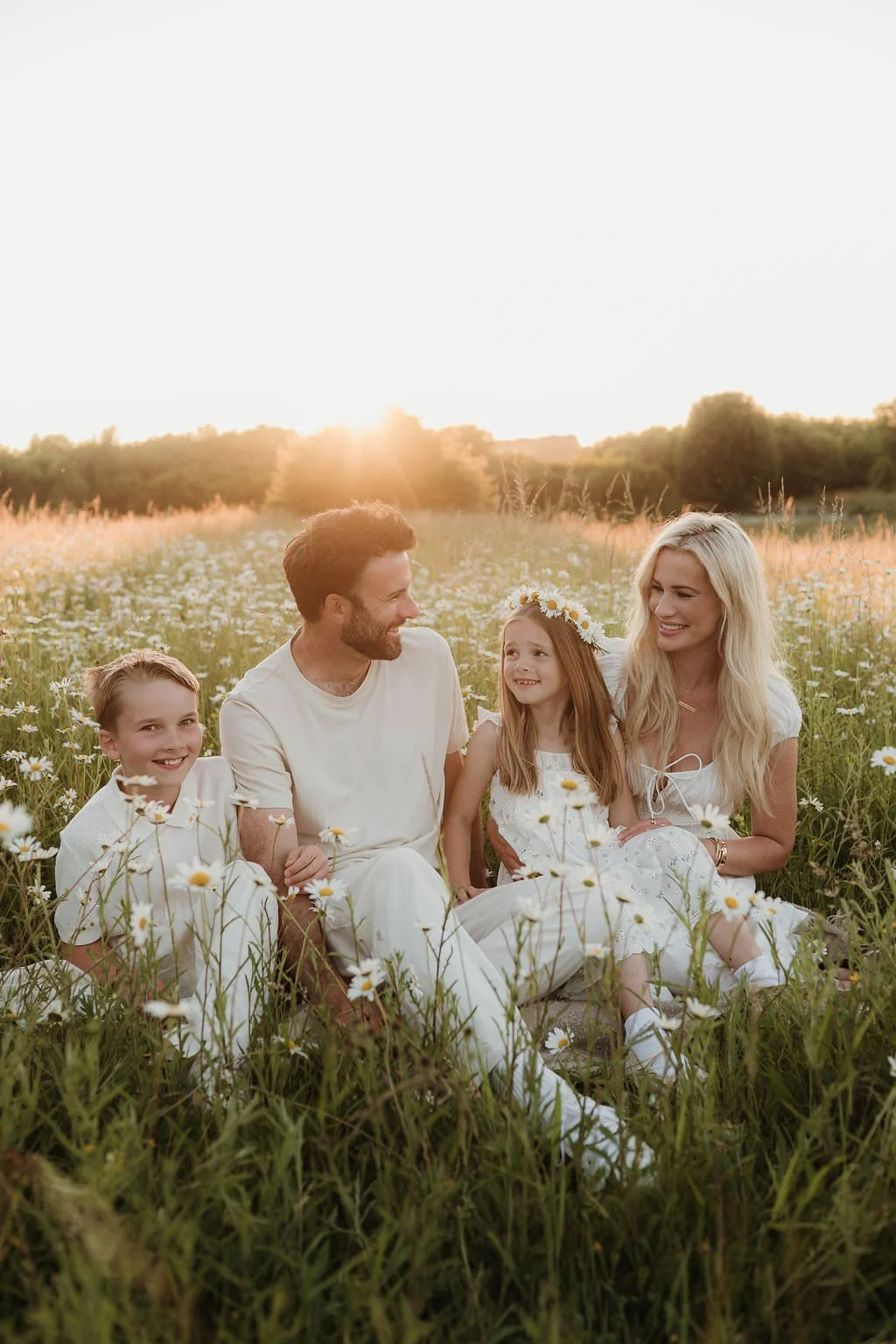 Cheltenham-outdoor-family-photographer-Morrow-86.jpg