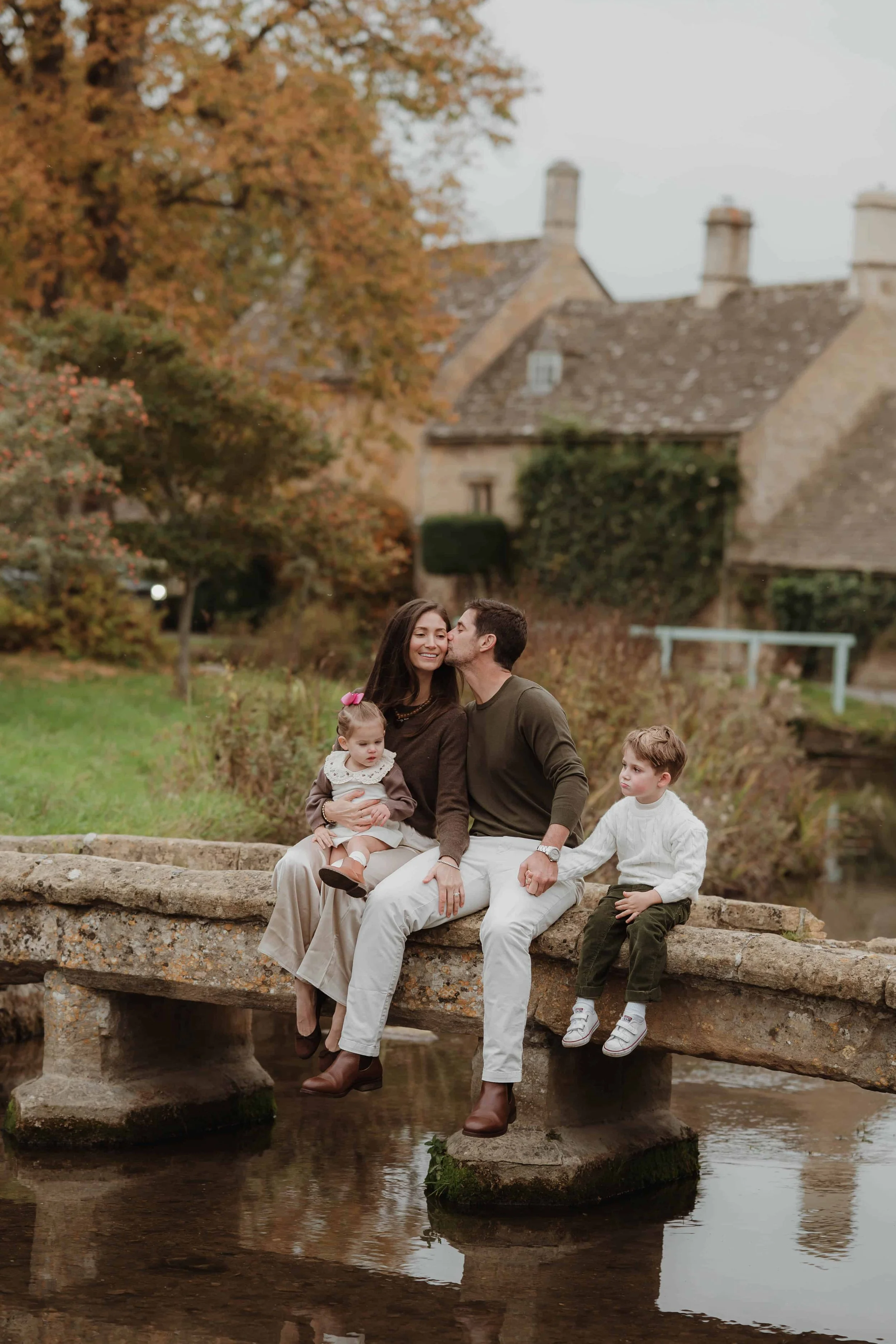 lower-slaughter-family-photoshoot-cotswolds.jpg