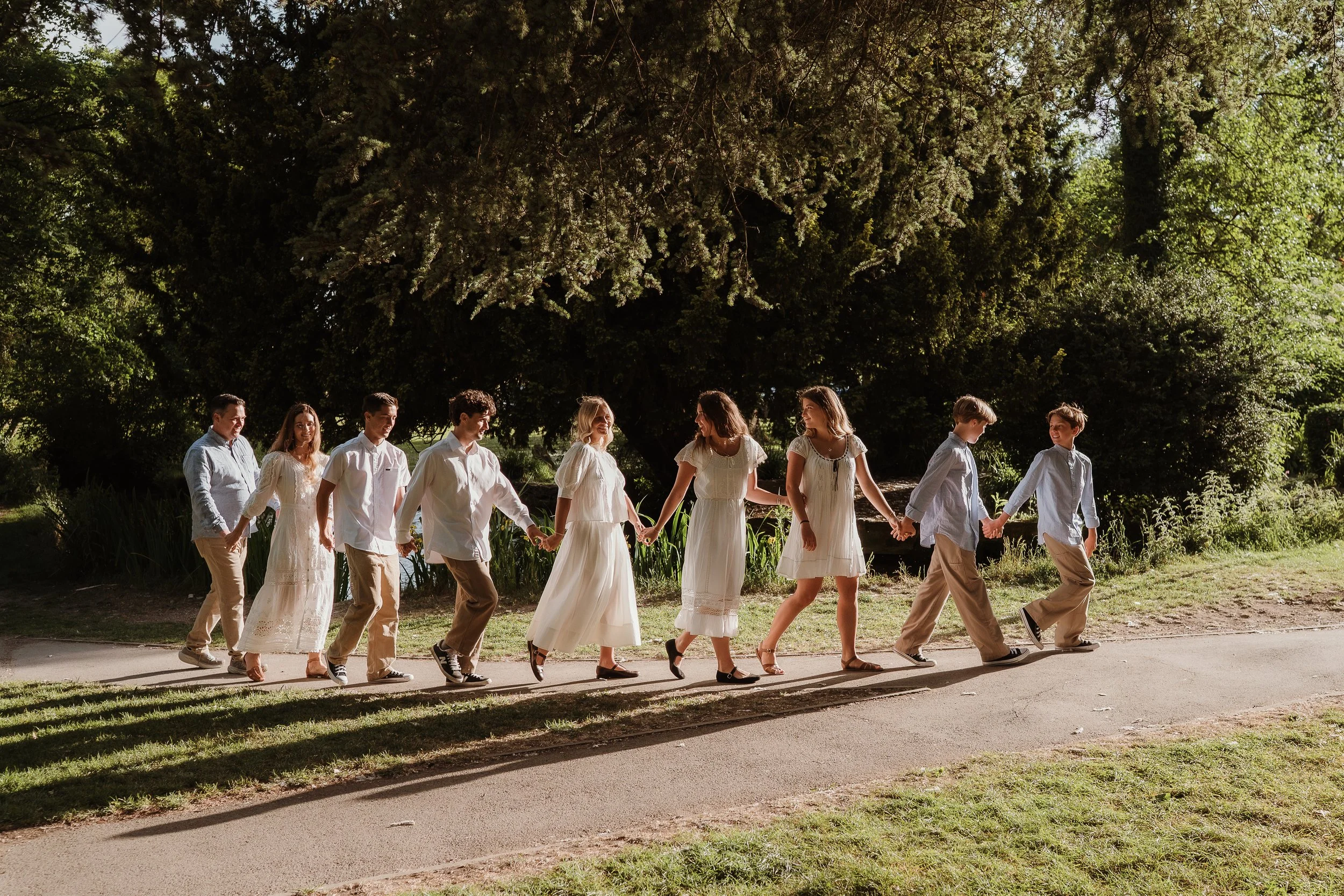 extended-family-photoshoot-in-the-cotswolds.jpg