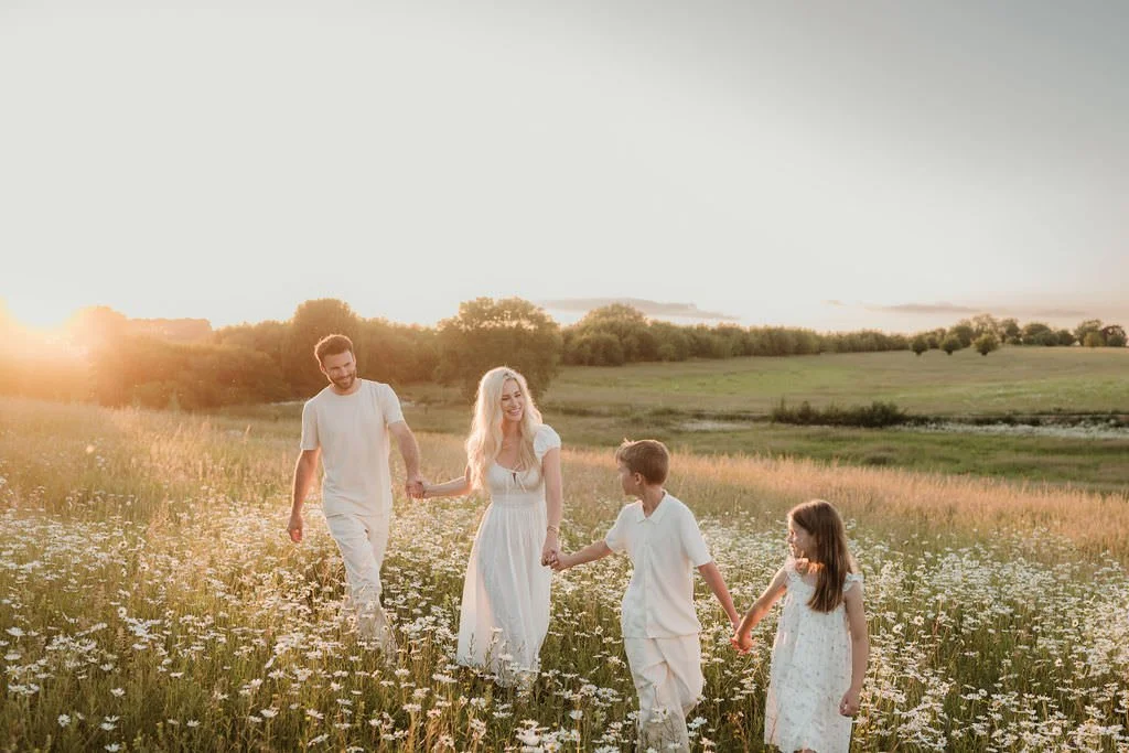 Cheltenham-outdoor-family-photographer-Morrow-92.jpg