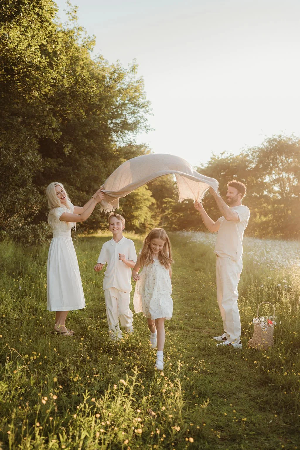 Cheltenham-outdoor-family-photographer-Morrow-59.jpg