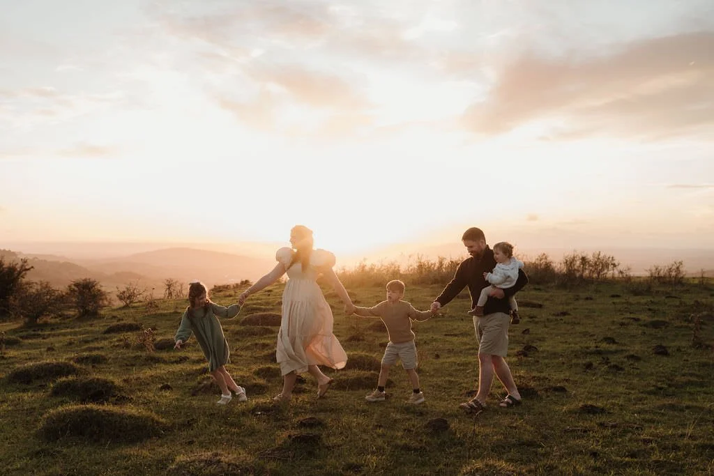 Cheltenham-outdoor-family-photographer-Mcinnes-98.jpg