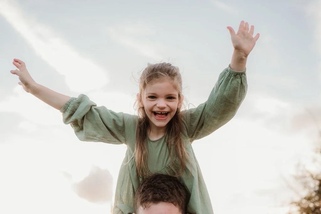 Cheltenham-outdoor-family-photographer-Mcinnes-30.jpg