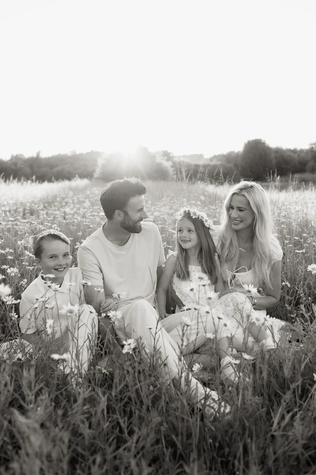 Cheltenham-outdoor-family-photographer-Morrow-87.jpg