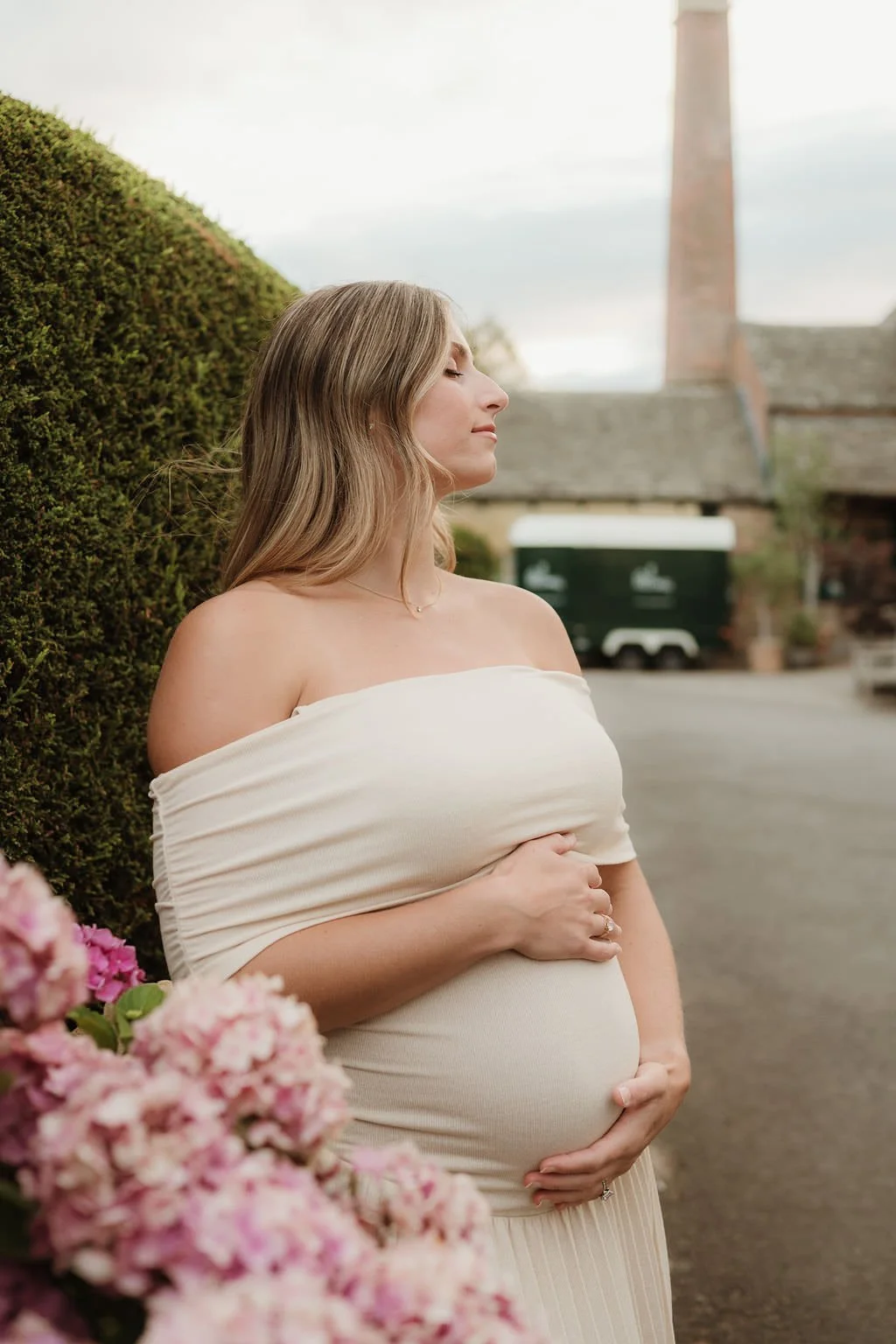 Cotswolds-outdoor-maternity-photographer-R&B-61.jpg