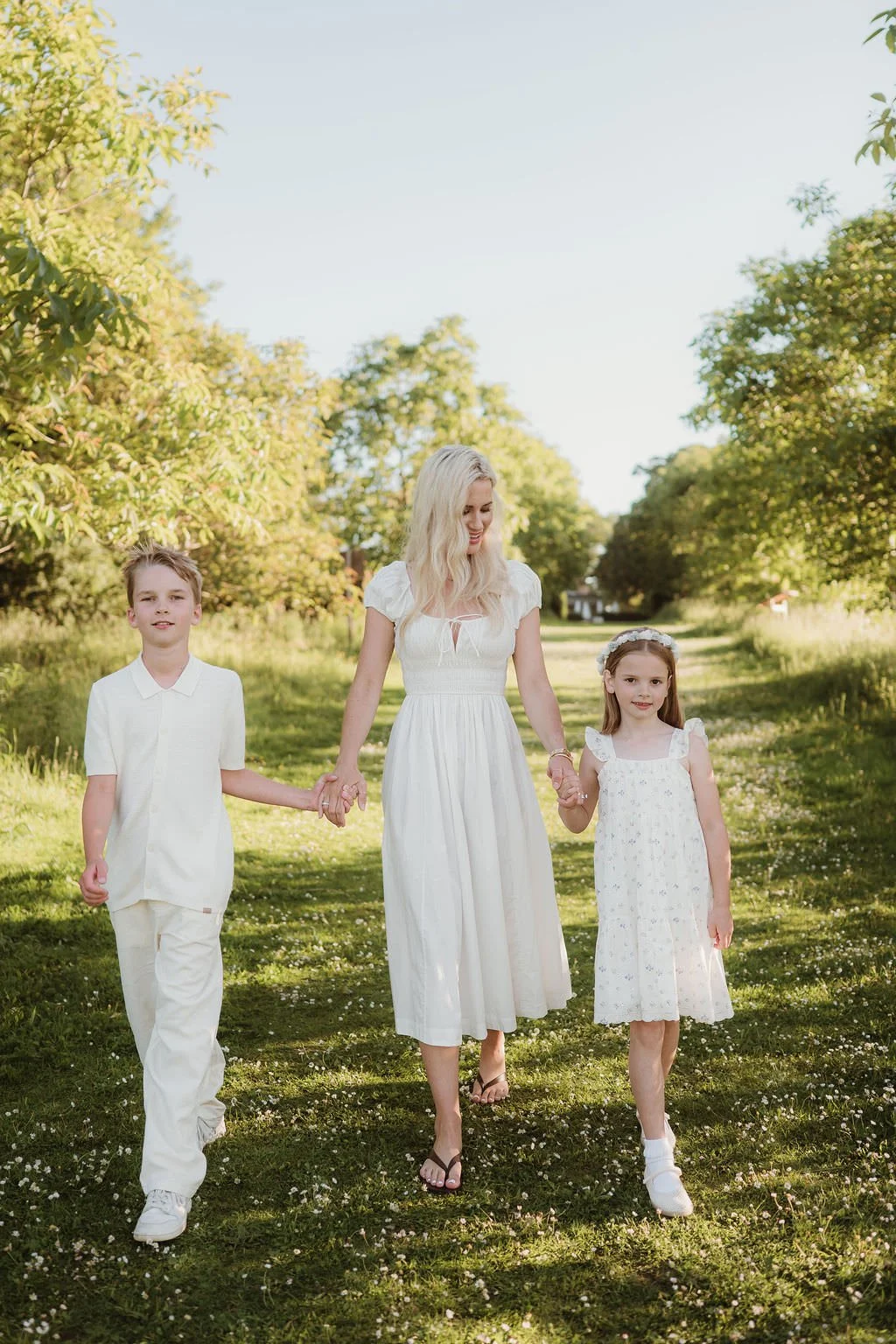 Cheltenham-outdoor-family-photographer-Morrow-8.jpg