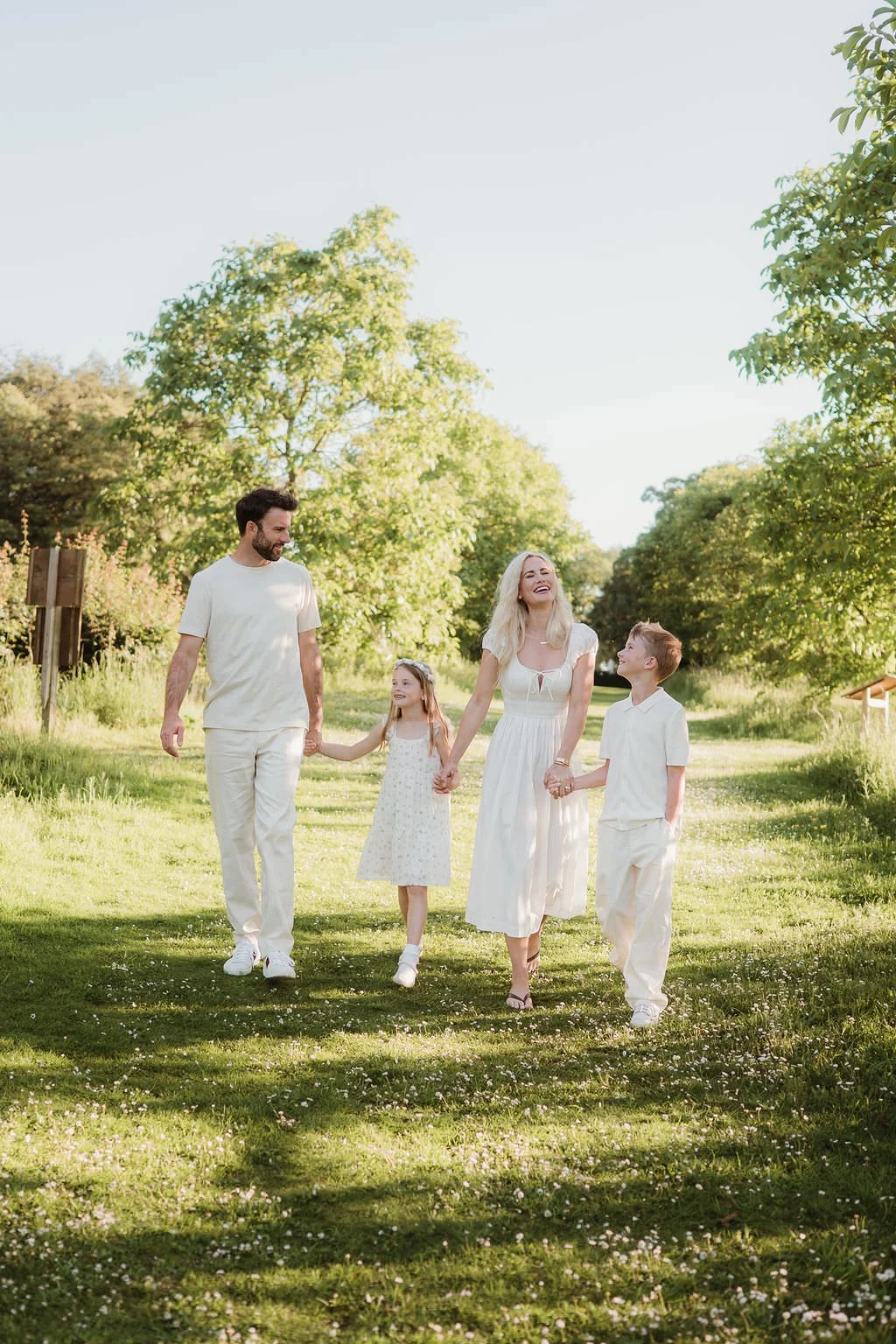 Cheltenham-outdoor-family-photographer-Morrow-2.jpg