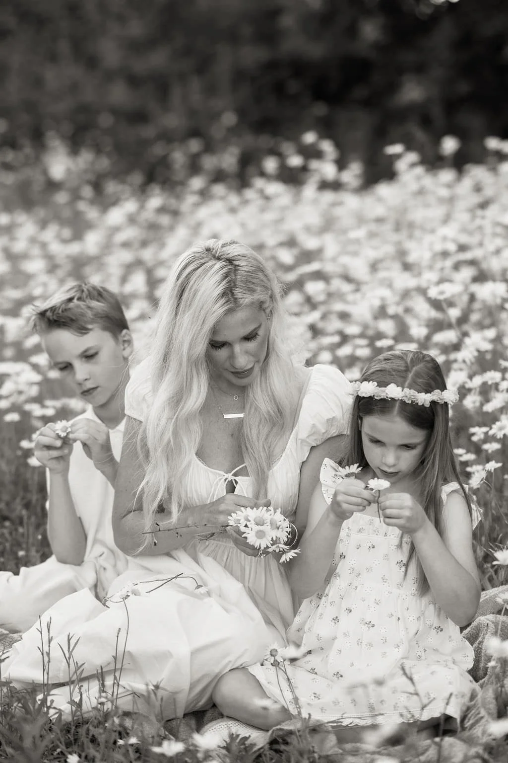 Cheltenham-outdoor-family-photographer-Morrow-33.jpg