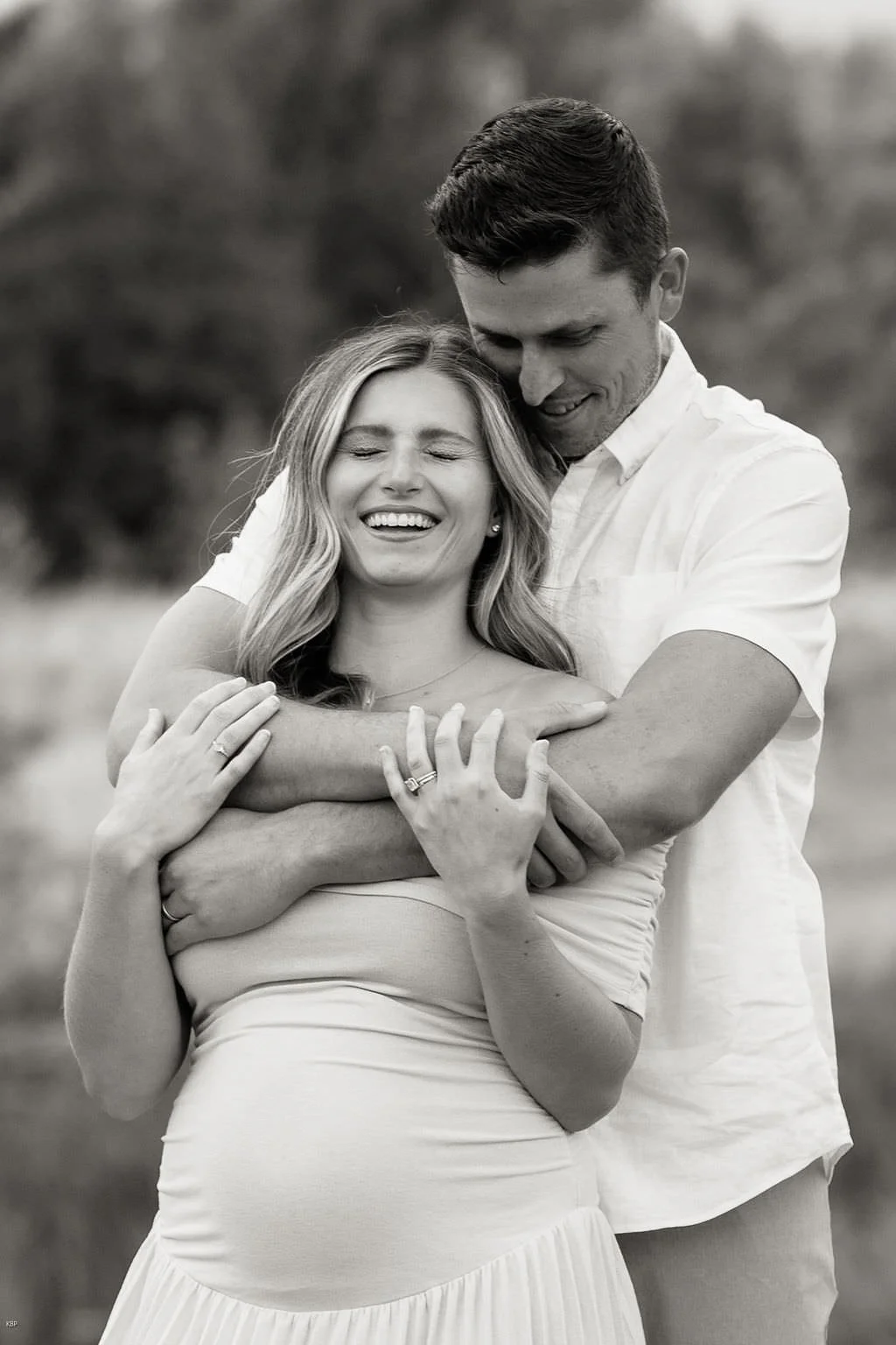Cotswolds-outdoor-maternity-photographer-R&B-54.jpg