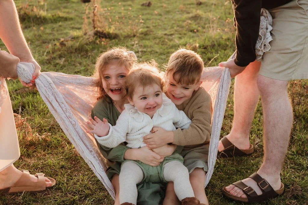 Cheltenham-outdoor-family-photographer-Mcinnes-89.jpg