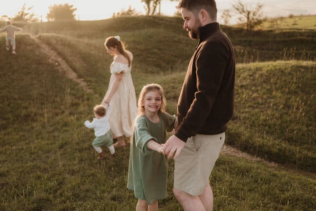 Cheltenham-outdoor-family-photographer-Mcinnes-33.jpg