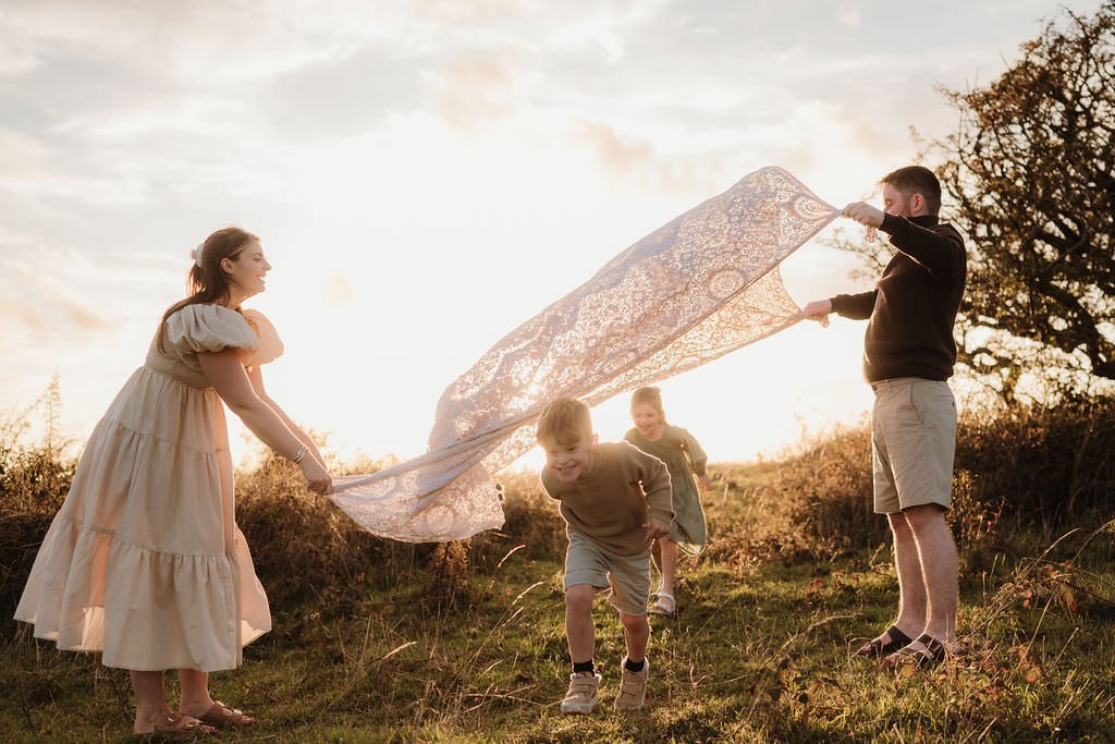 Cheltenham-outdoor-family-photographer-Mcinnes-75.jpg