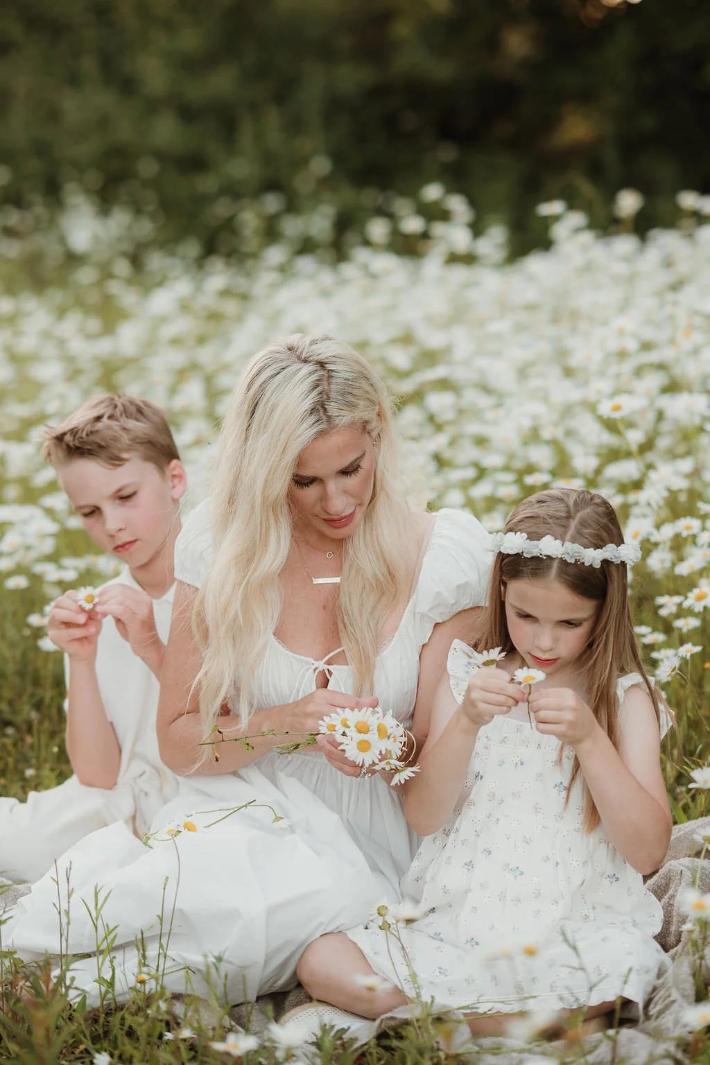 Cheltenham-outdoor-family-photographer-Morrow-32.jpg