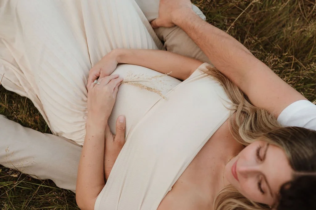 Cotswolds-outdoor-maternity-photographer-R&B-83.jpg