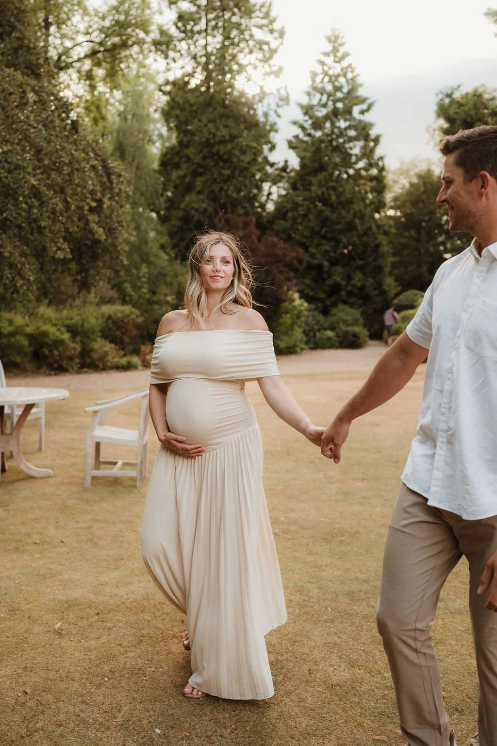 Cotswolds-outdoor-maternity-photographer-R&B-2.jpg