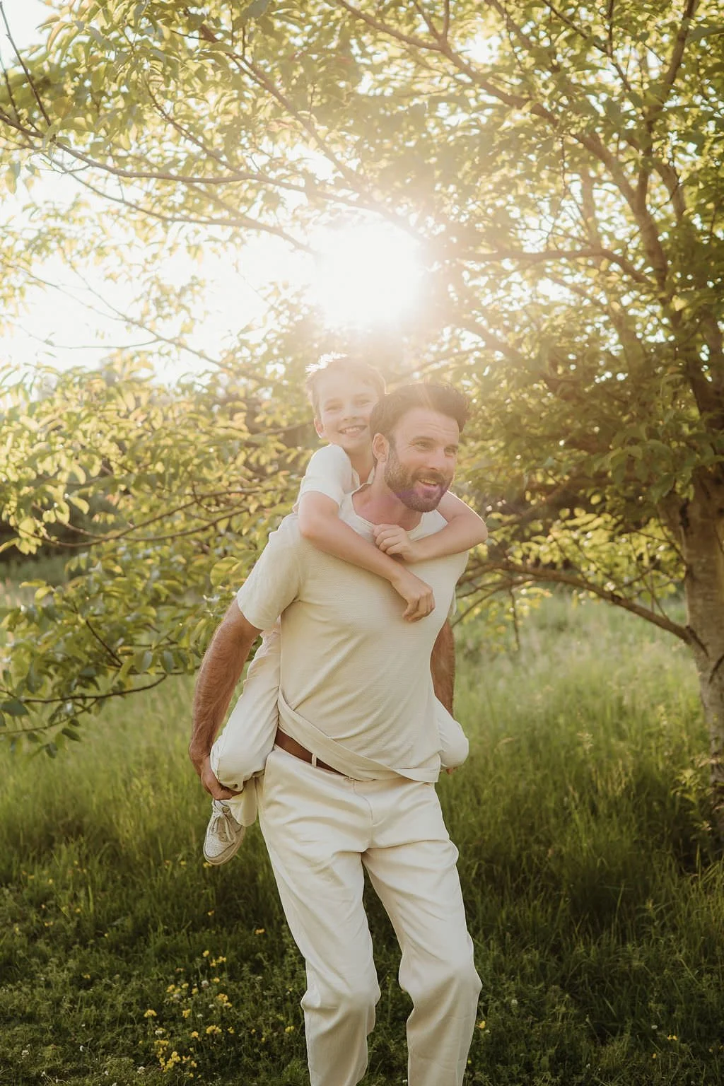 Cheltenham-outdoor-family-photographer-Morrow-15.jpg