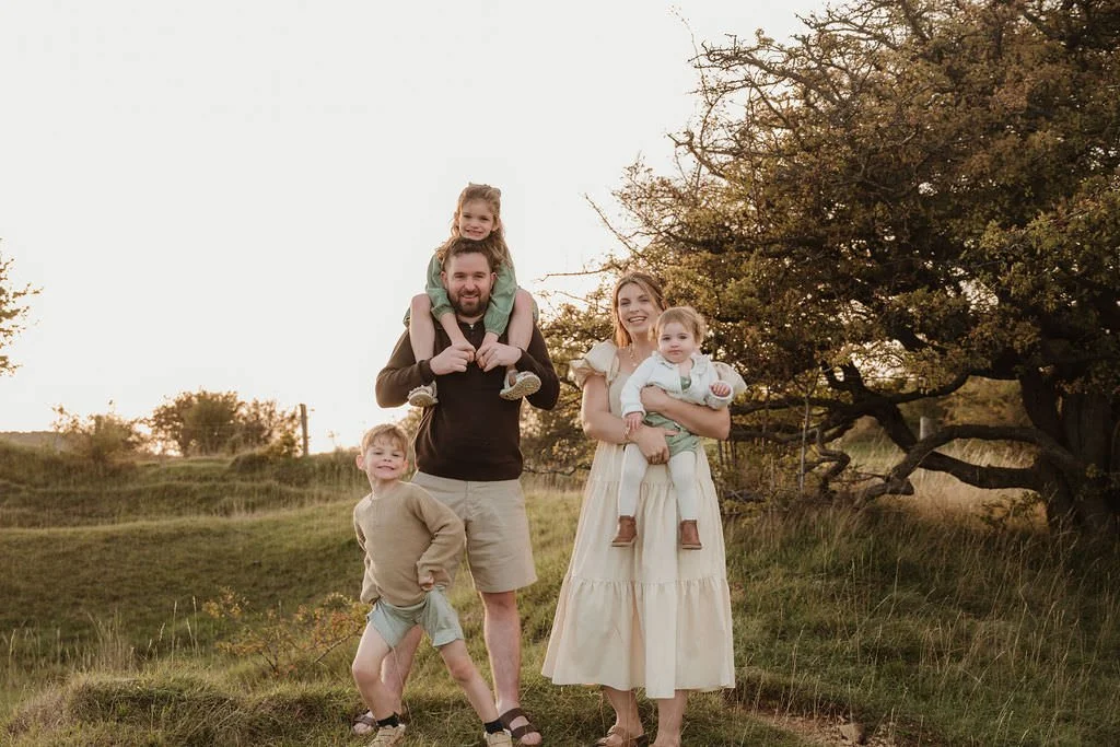 Cheltenham-outdoor-family-photographer-Mcinnes-32.jpg