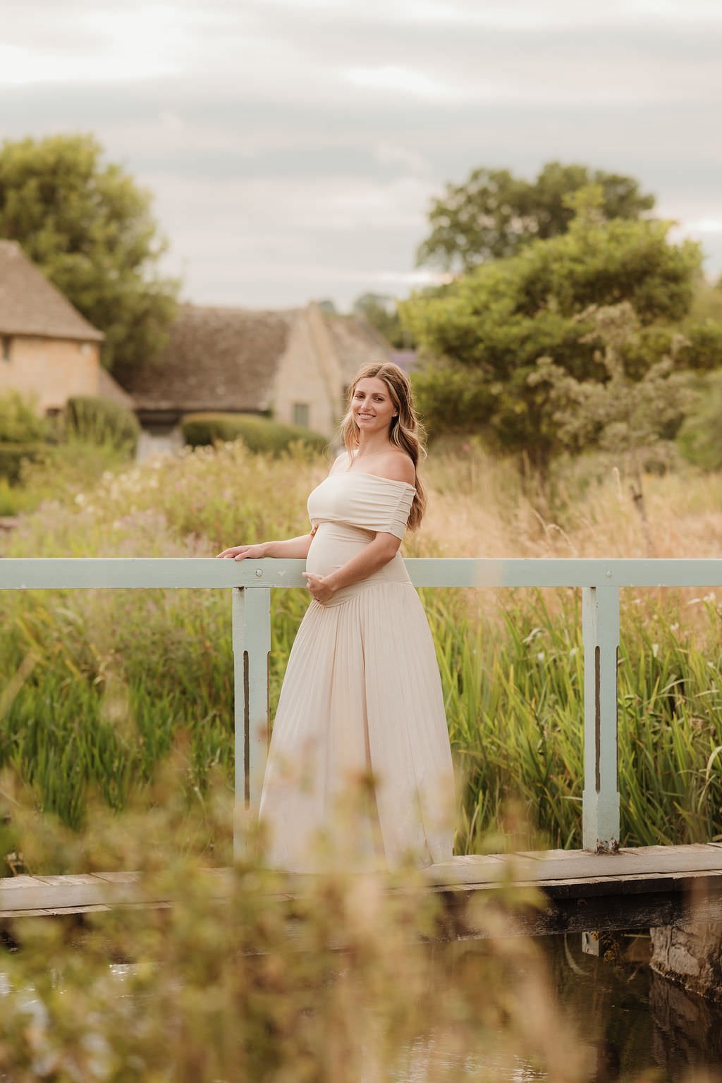 Cotswolds-outdoor-maternity-photographer-R&B-37.jpg