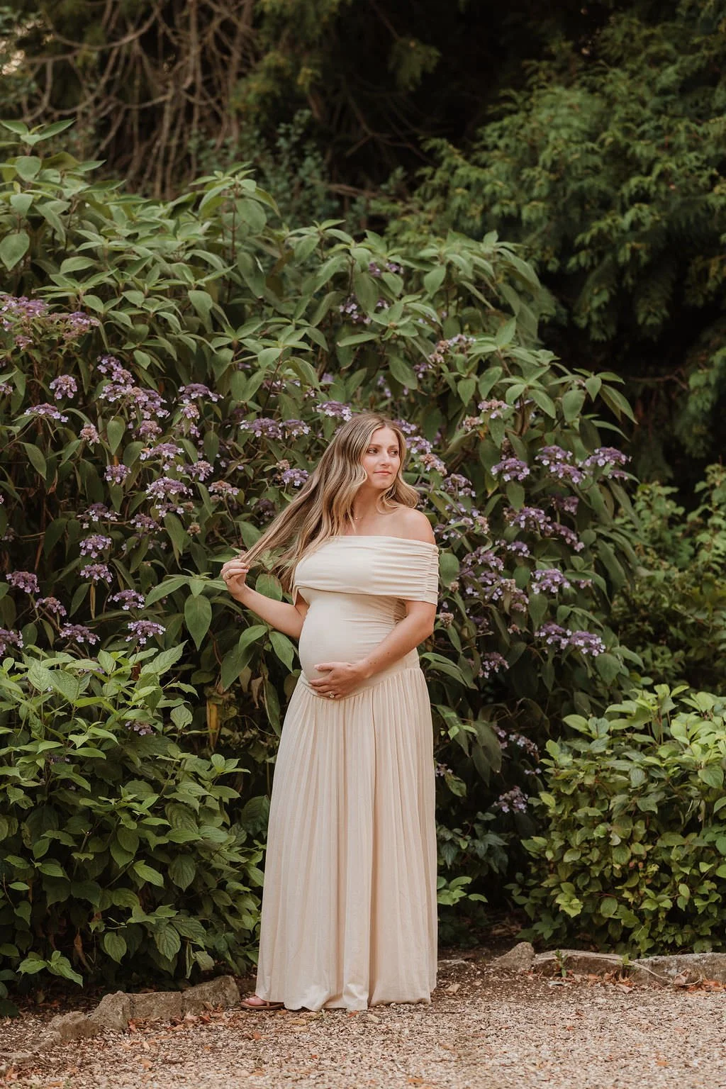 Cotswolds-outdoor-maternity-photographer-R&B-9.jpg