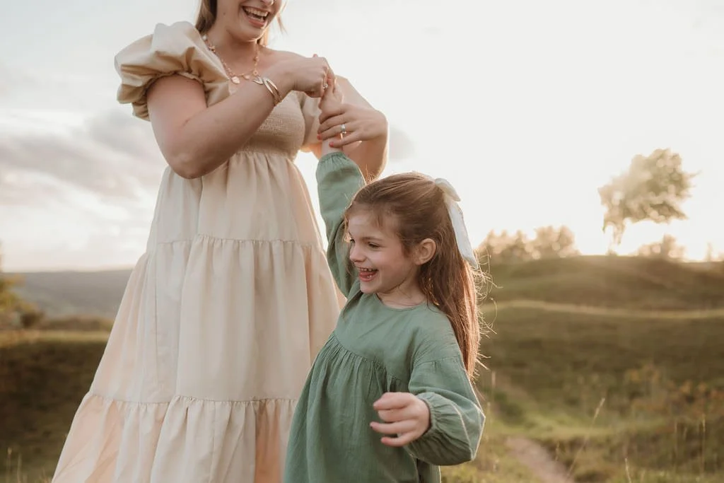 Cheltenham-outdoor-family-photographer-Mcinnes-16.jpg
