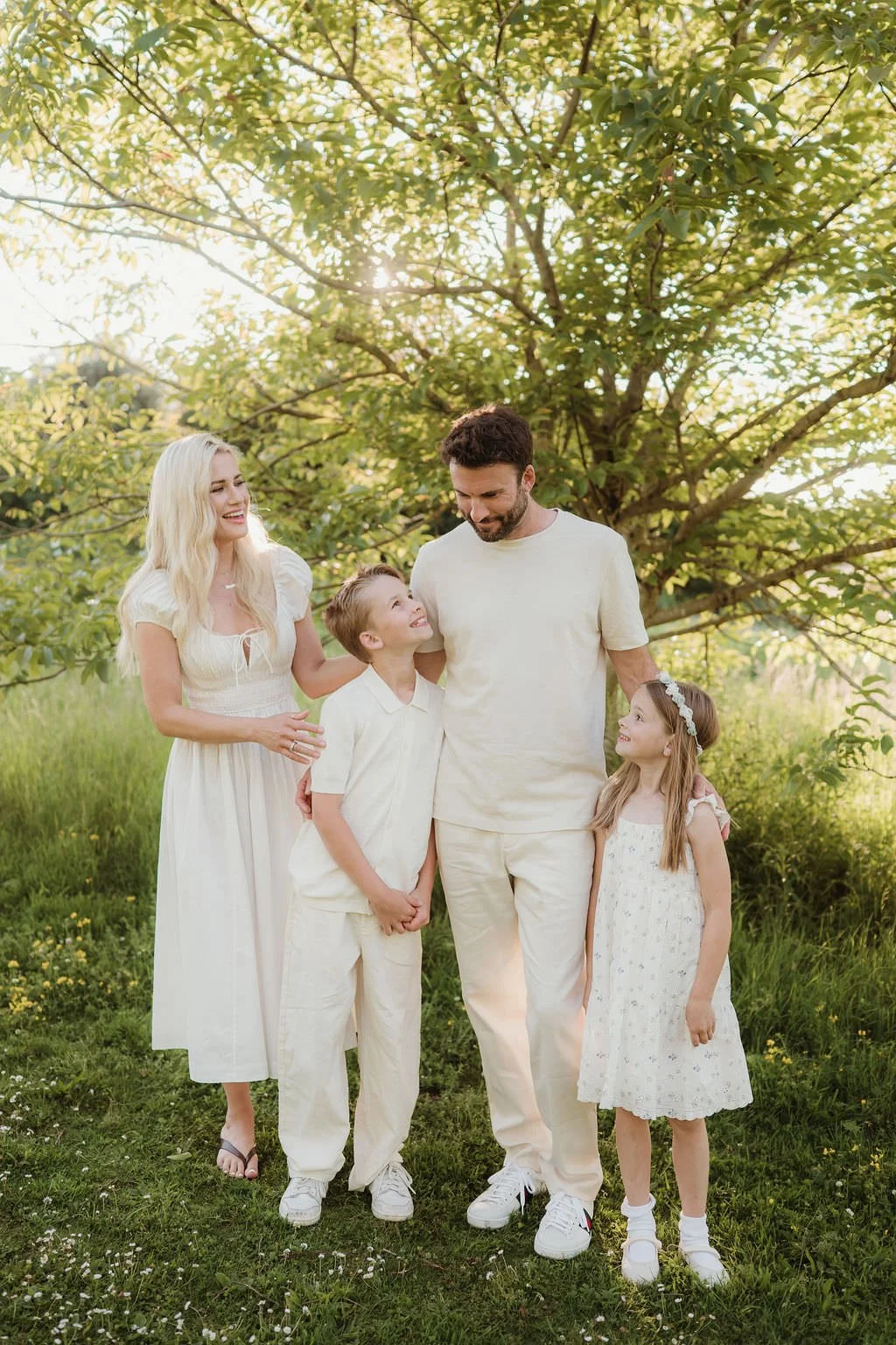Cheltenham-outdoor-family-photographer-Morrow-22.jpg