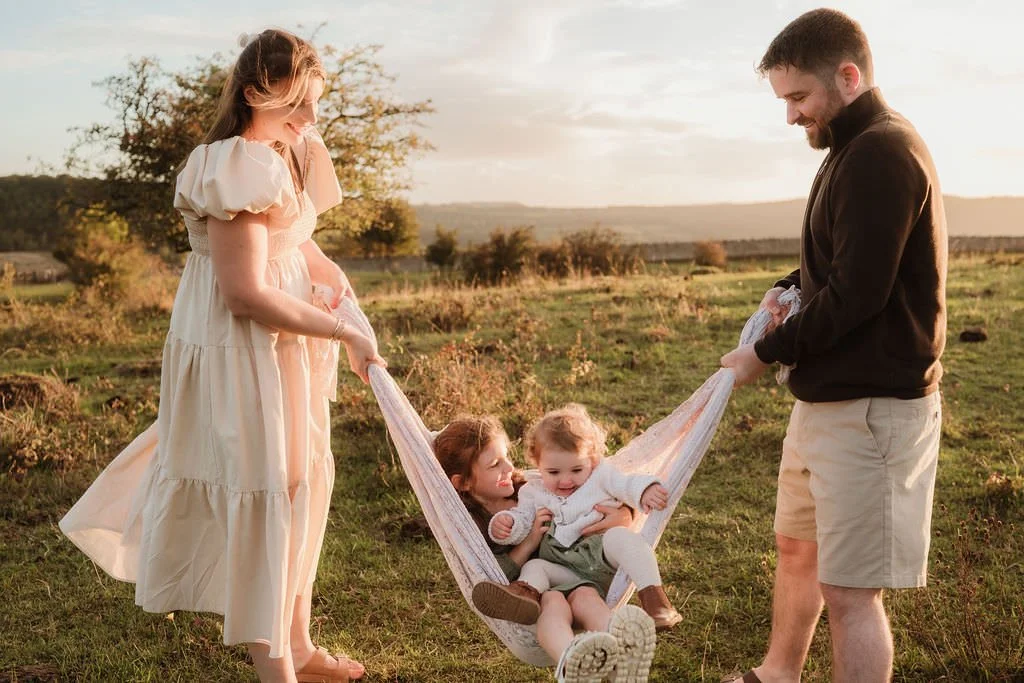 Cheltenham-outdoor-family-photographer-Mcinnes-80.jpg