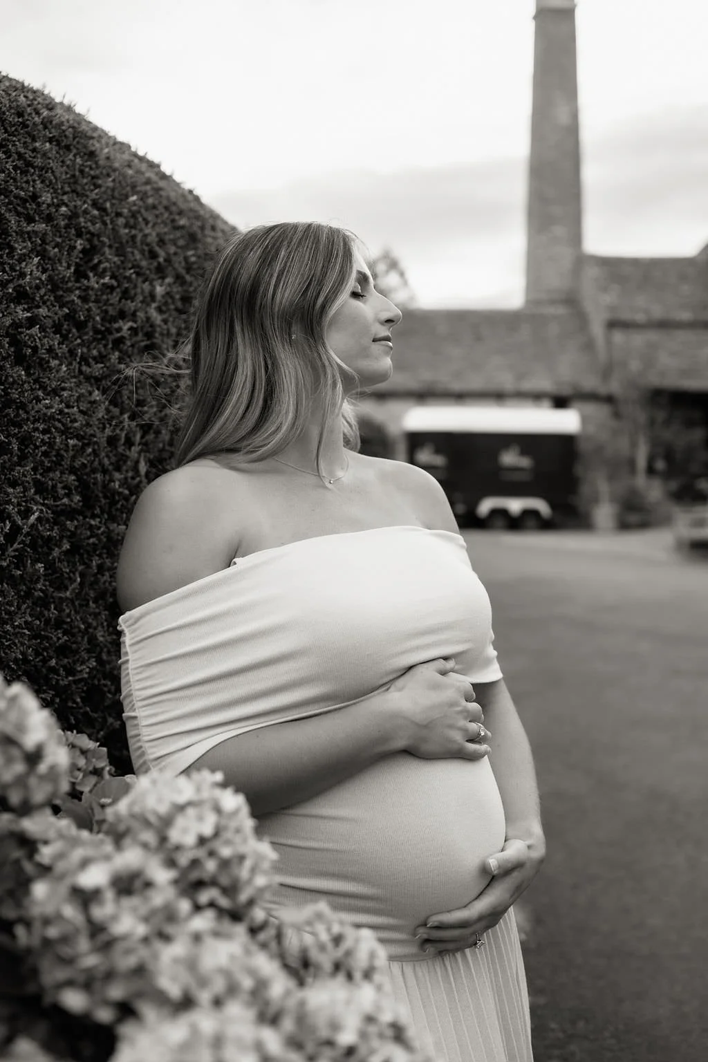 Cotswolds-outdoor-maternity-photographer-R&B-62.jpg