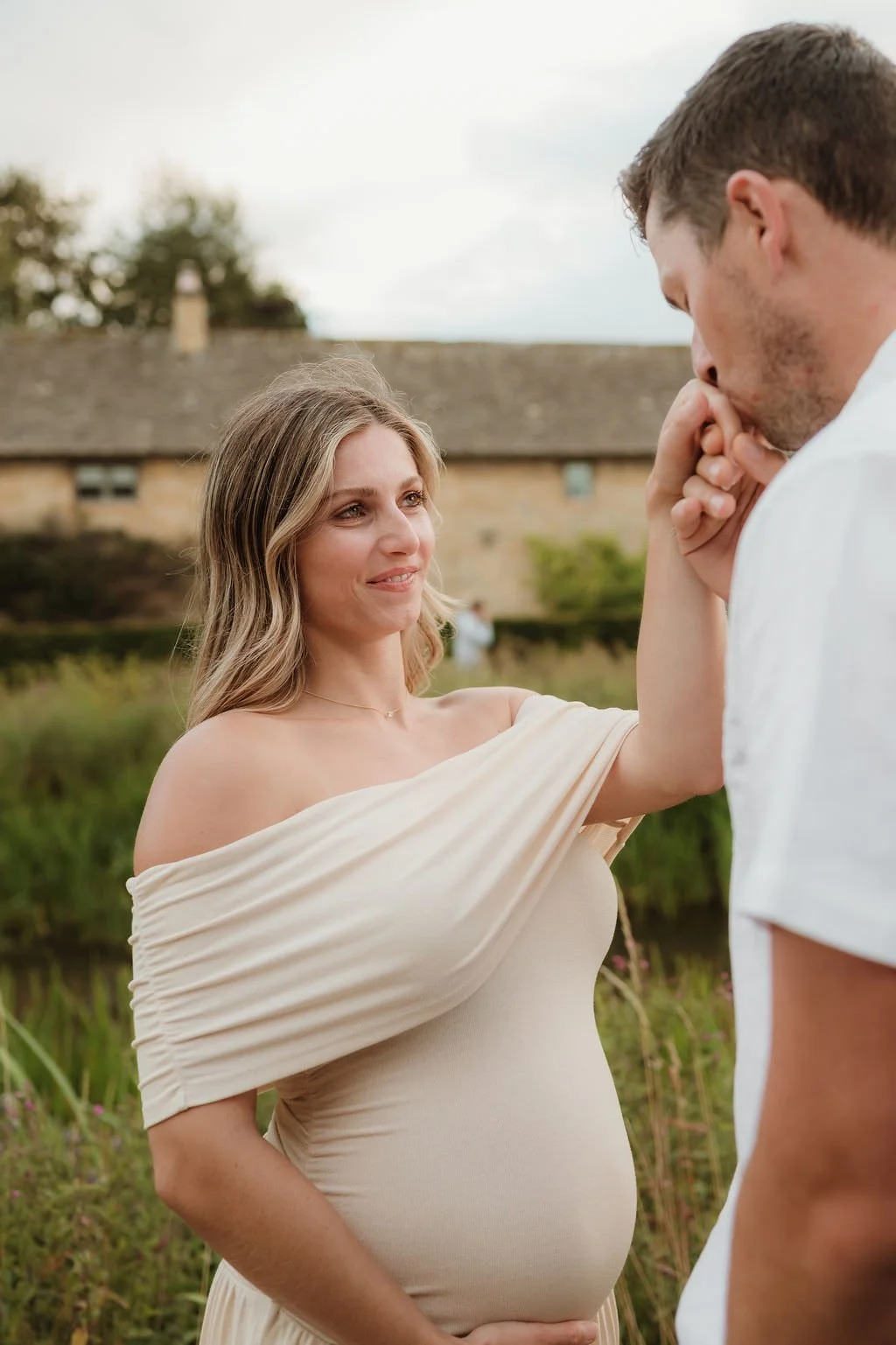 Cotswolds-outdoor-maternity-photographer-R&B-74.jpg