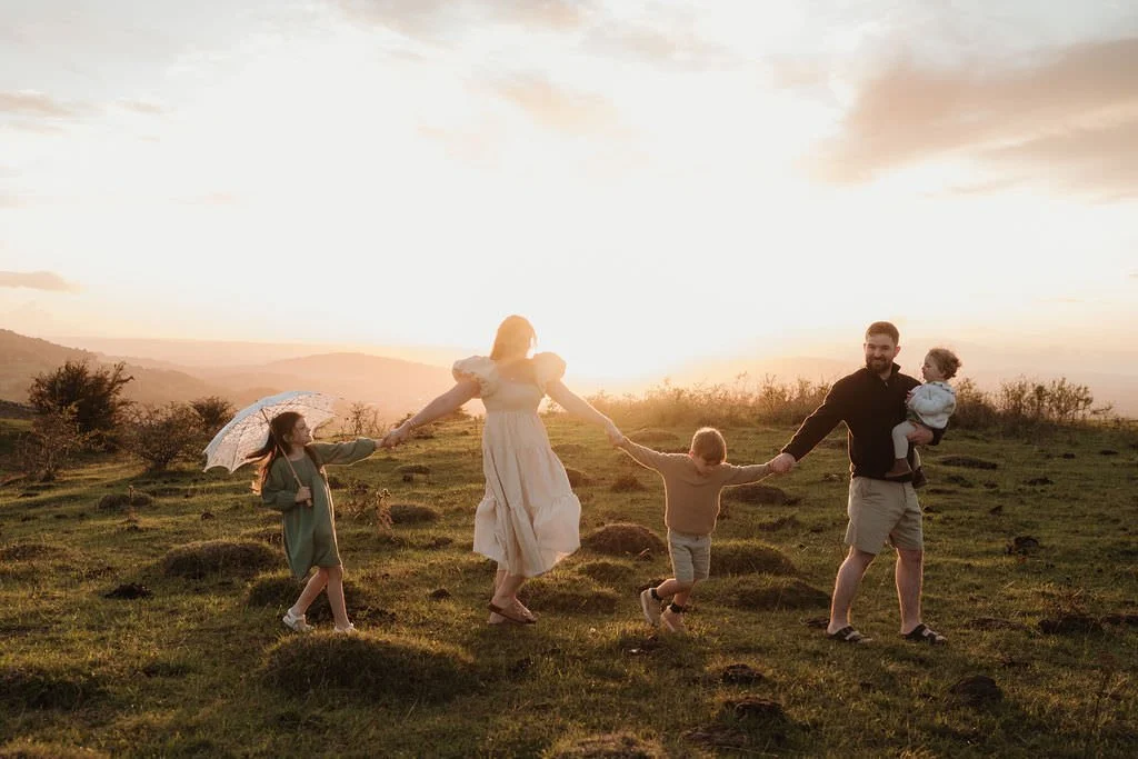 Cheltenham-outdoor-family-photographer-Mcinnes-97.jpg