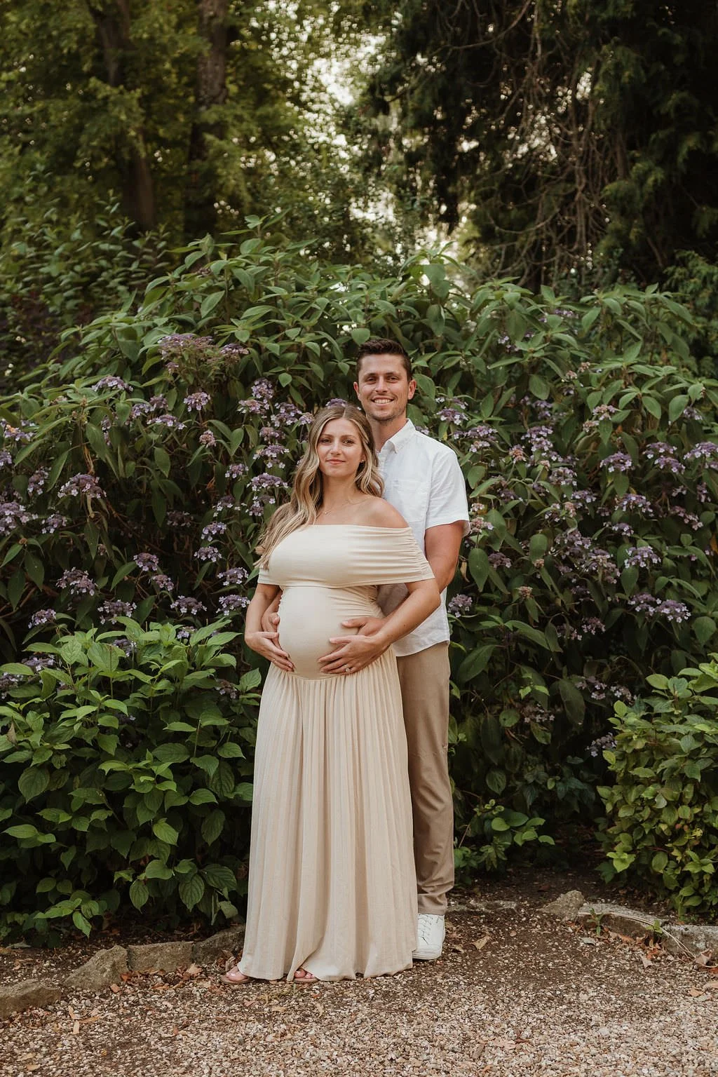 Cotswolds-outdoor-maternity-photographer-R&B-12.jpg