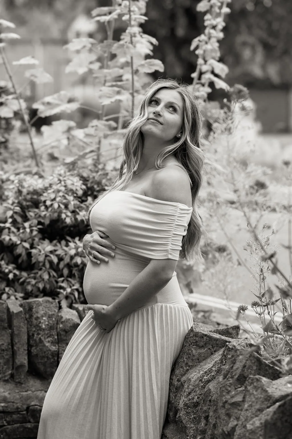 Cotswolds-outdoor-maternity-photographer-R&B-22.jpg