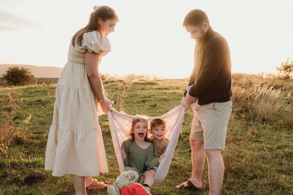 Cheltenham-outdoor-family-photographer-Mcinnes-88.jpg
