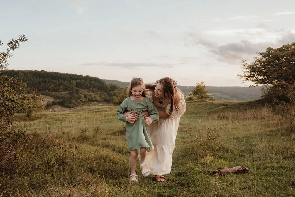 Cheltenham-outdoor-family-photographer-Mcinnes-8.jpg