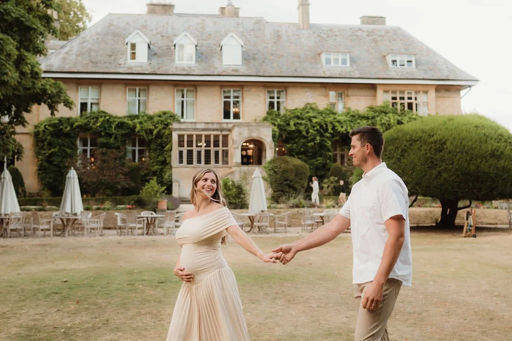 Cotswolds-outdoor-maternity-photographer-R&B-1.jpg