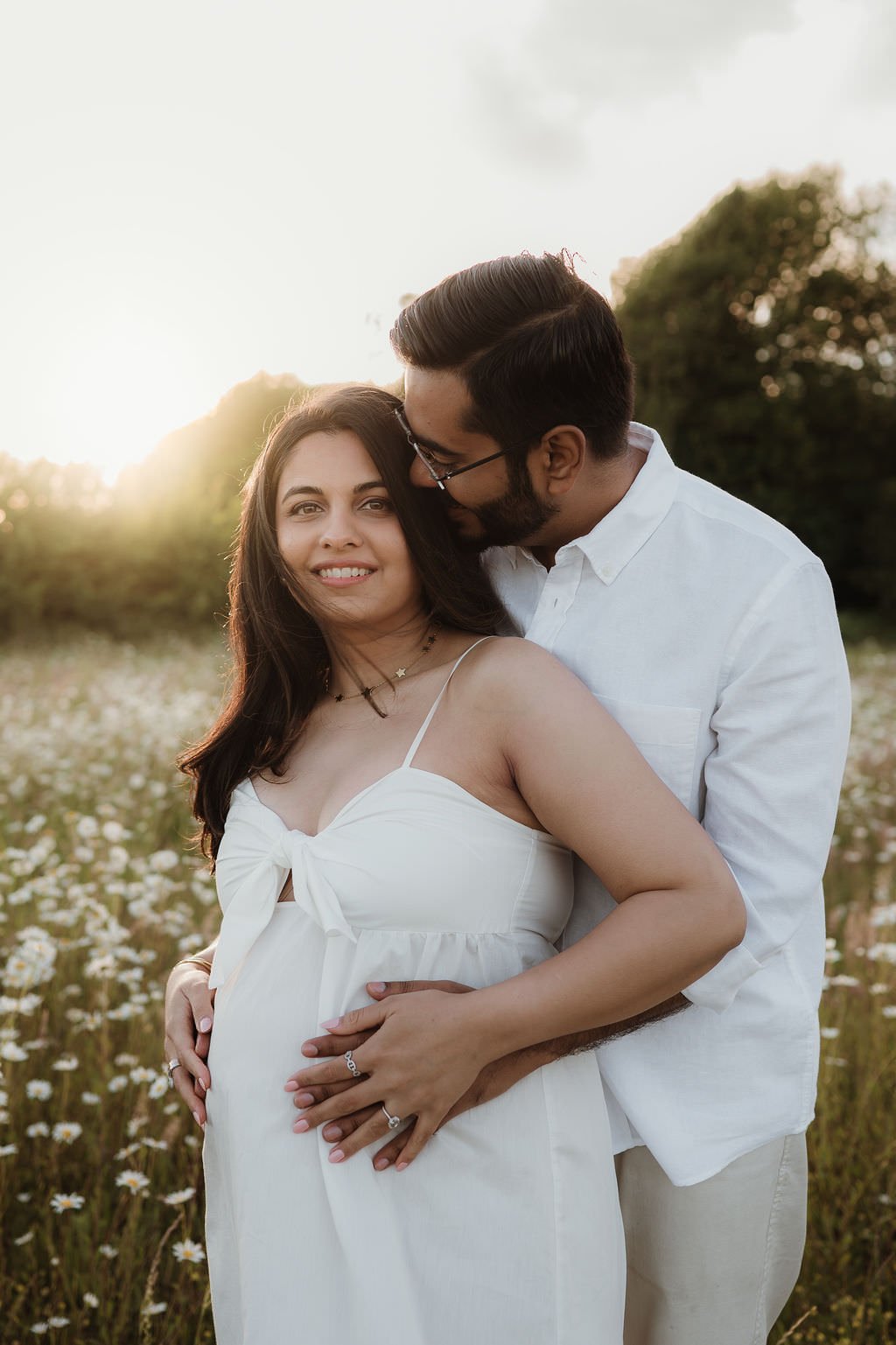 Cotswolds-maternity-photographer-mihira-15.jpg