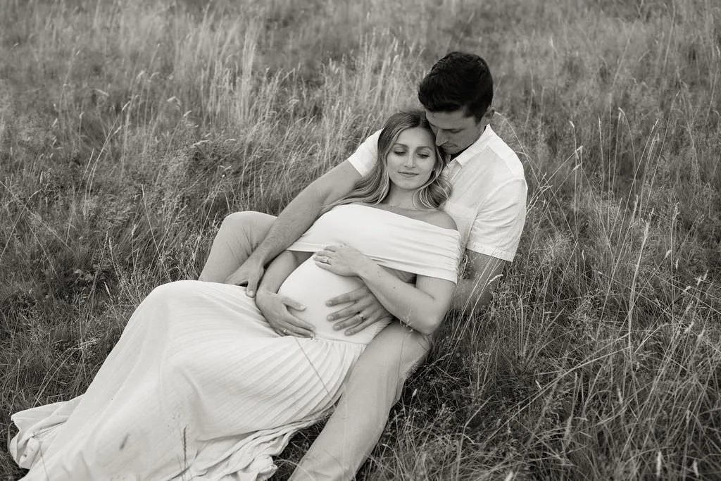 Cotswolds-outdoor-maternity-photographer-R&B-78.jpg
