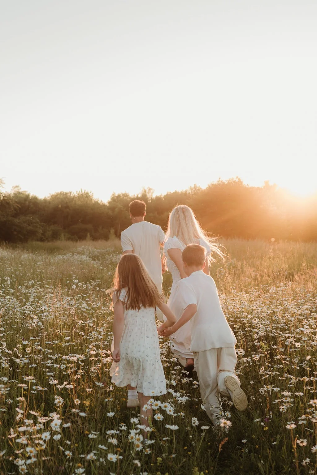 Cheltenham-outdoor-family-photographer-Morrow-94.jpg