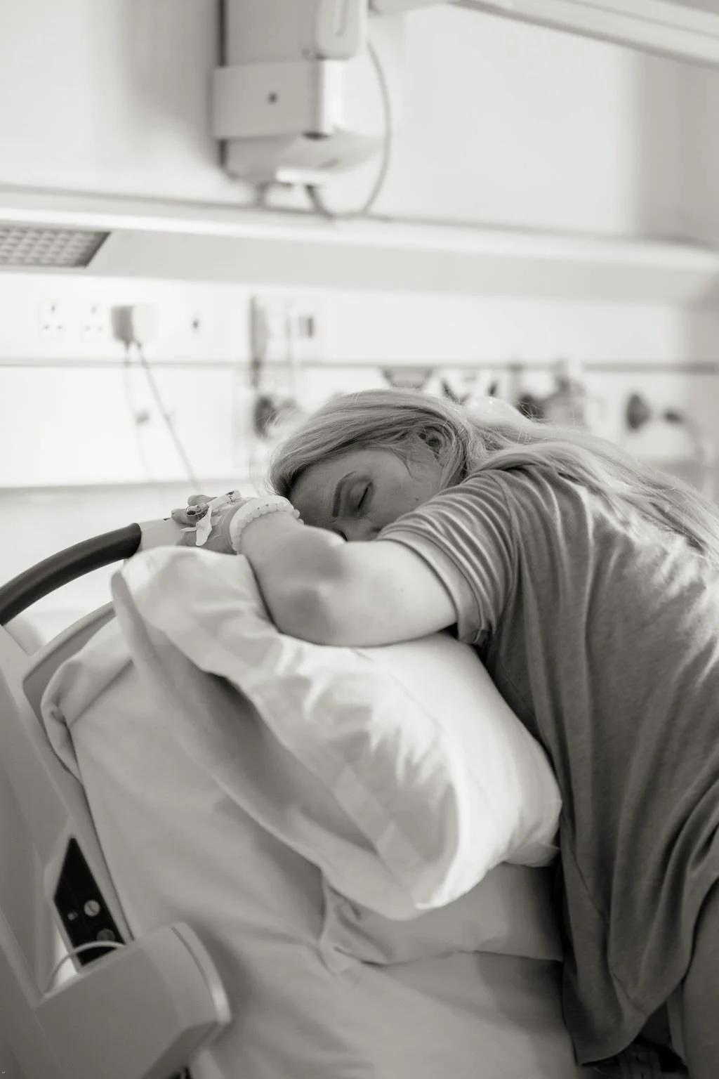 Birth-Photographer-cheltenham -cirencester-Beesley-74.jpg