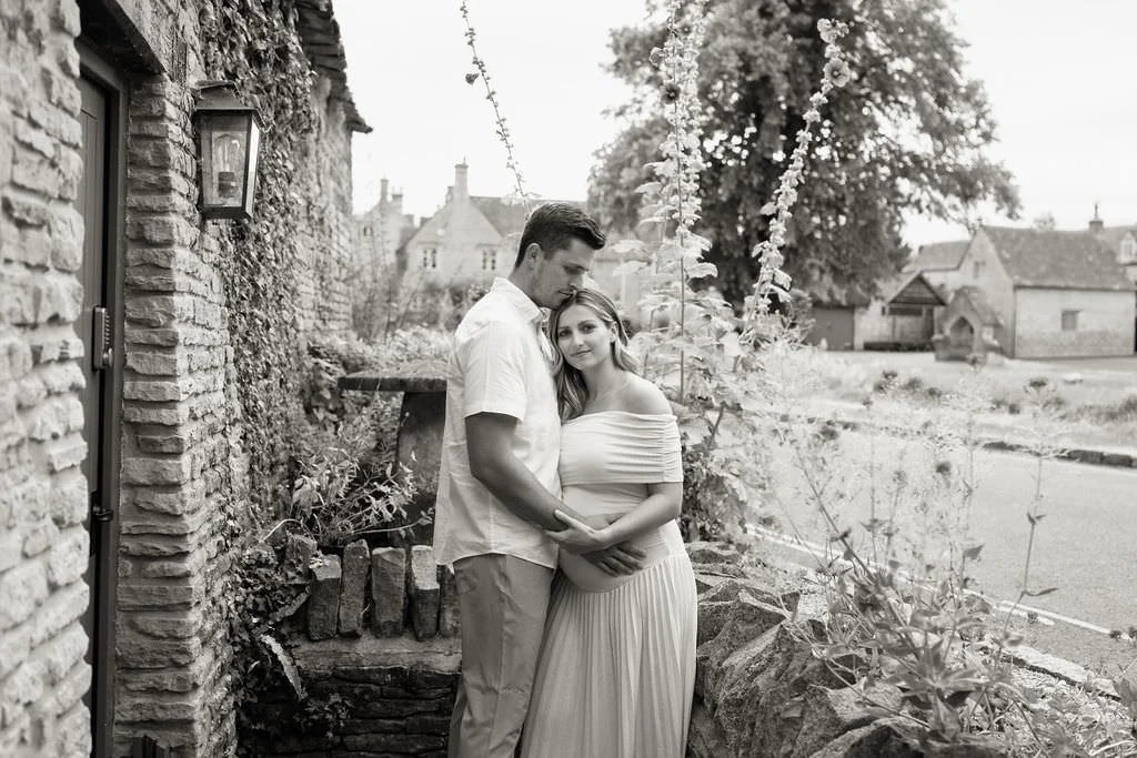 Cotswolds-outdoor-maternity-photographer-R&B-25.jpg