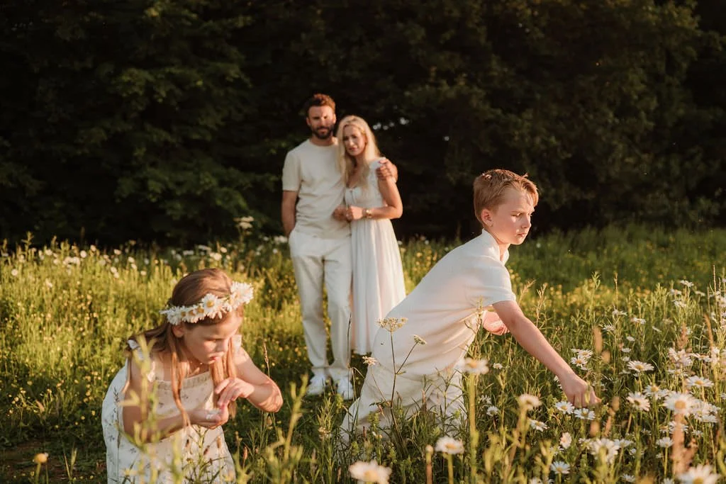 Cheltenham-outdoor-family-photographer-Morrow-75.jpg