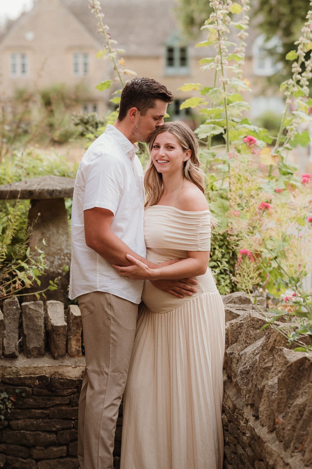 Cotswolds-outdoor-maternity-photographer-R&B-27.jpg